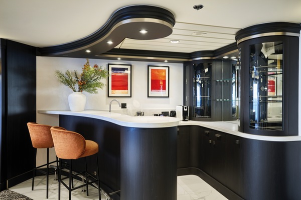 Marella Cruises Marella Discovery 2 Royal Suite ©Marella Cruises 4.jpg